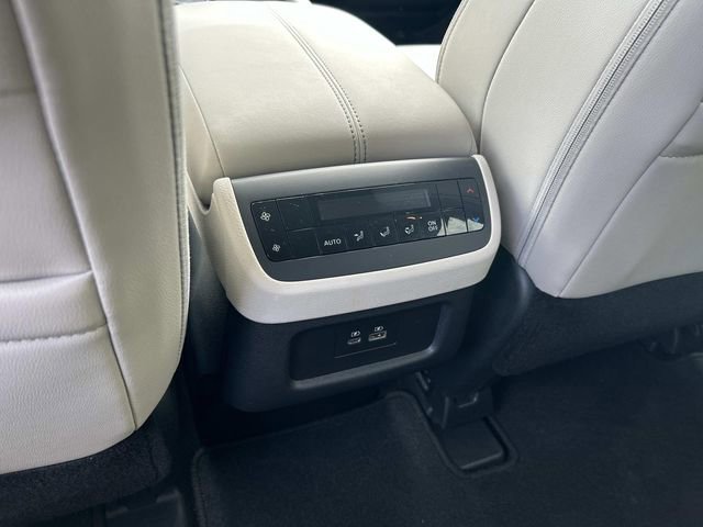 Used 2025 Nissan Pathfinder SL AWD/4WD image 19
