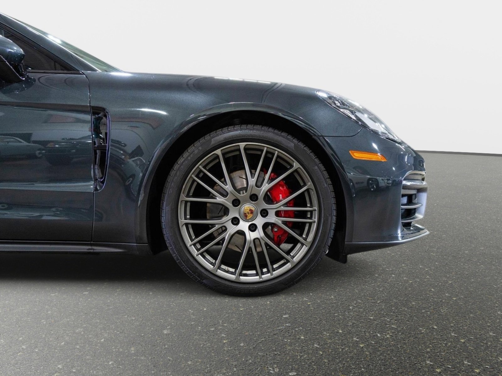 Used 2022 Porsche Panamera 4S image 12