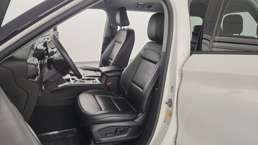 Used 2023 Ford Explorer XLT w/ Equipment Group 202A AWD/4WD image 14