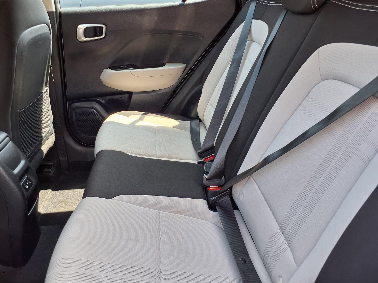 Used 2025 Hyundai Venue SEL FWD image 6