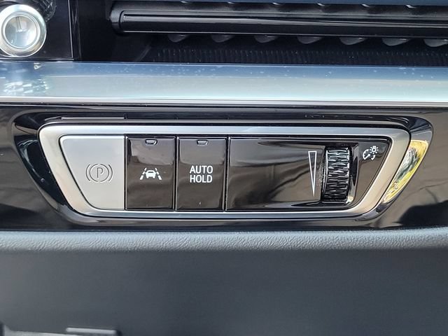 Used 2024 Cadillac Lyriq Tech RWD image 13