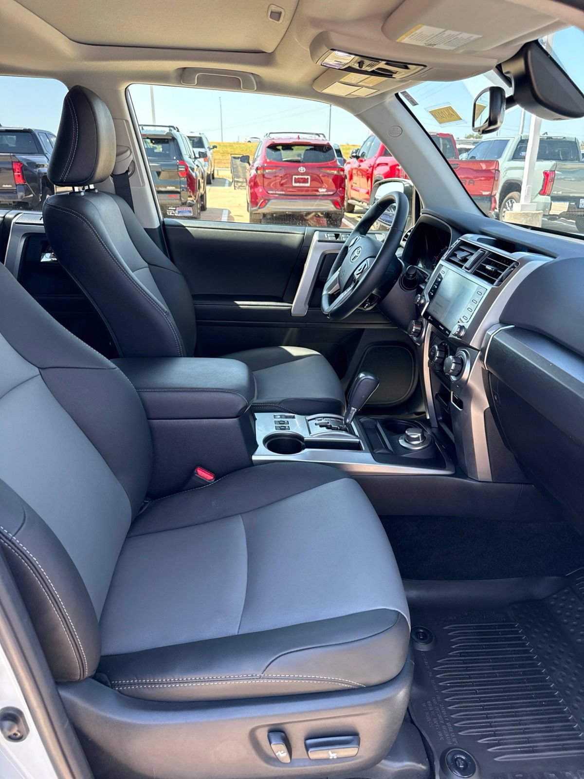 Used 2024 Toyota 4Runner SR5 Premium w/ Moonroof Package AWD/4WD image 8