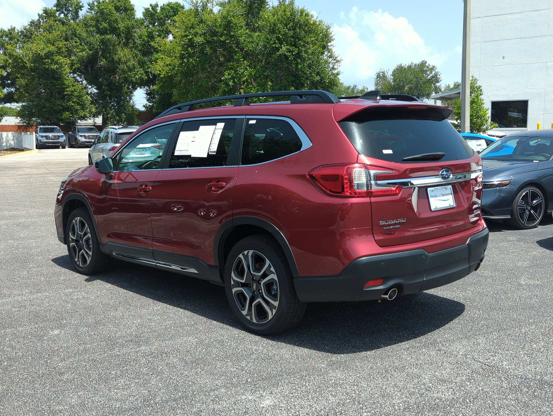 Used 2025 Subaru Ascent Limited w/ Popular Package #2 AWD/4WD image 8