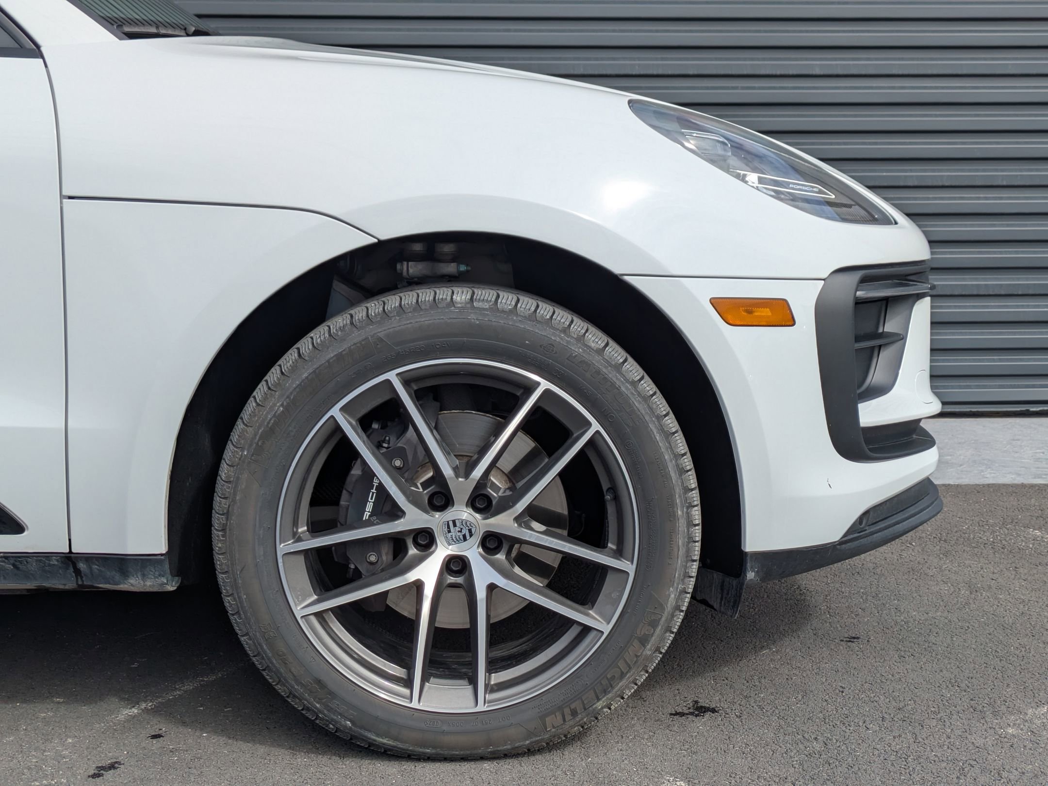 Certified 2025 Porsche Macan image 12