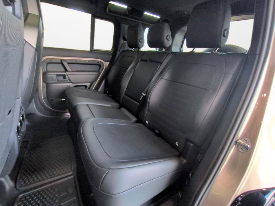 New 2026 Land Rover Defender 110 AWD/4WD image 11