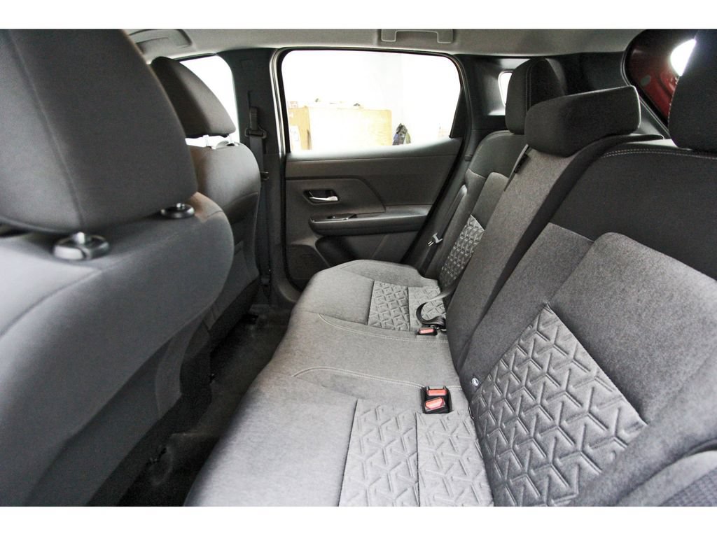 Used 2026 Nissan Kicks SV FWD image 9