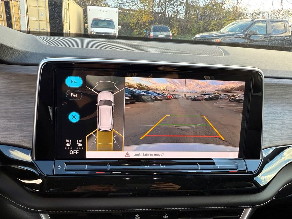 New 2026 Volkswagen Atlas SEL Premium R-Line image 18