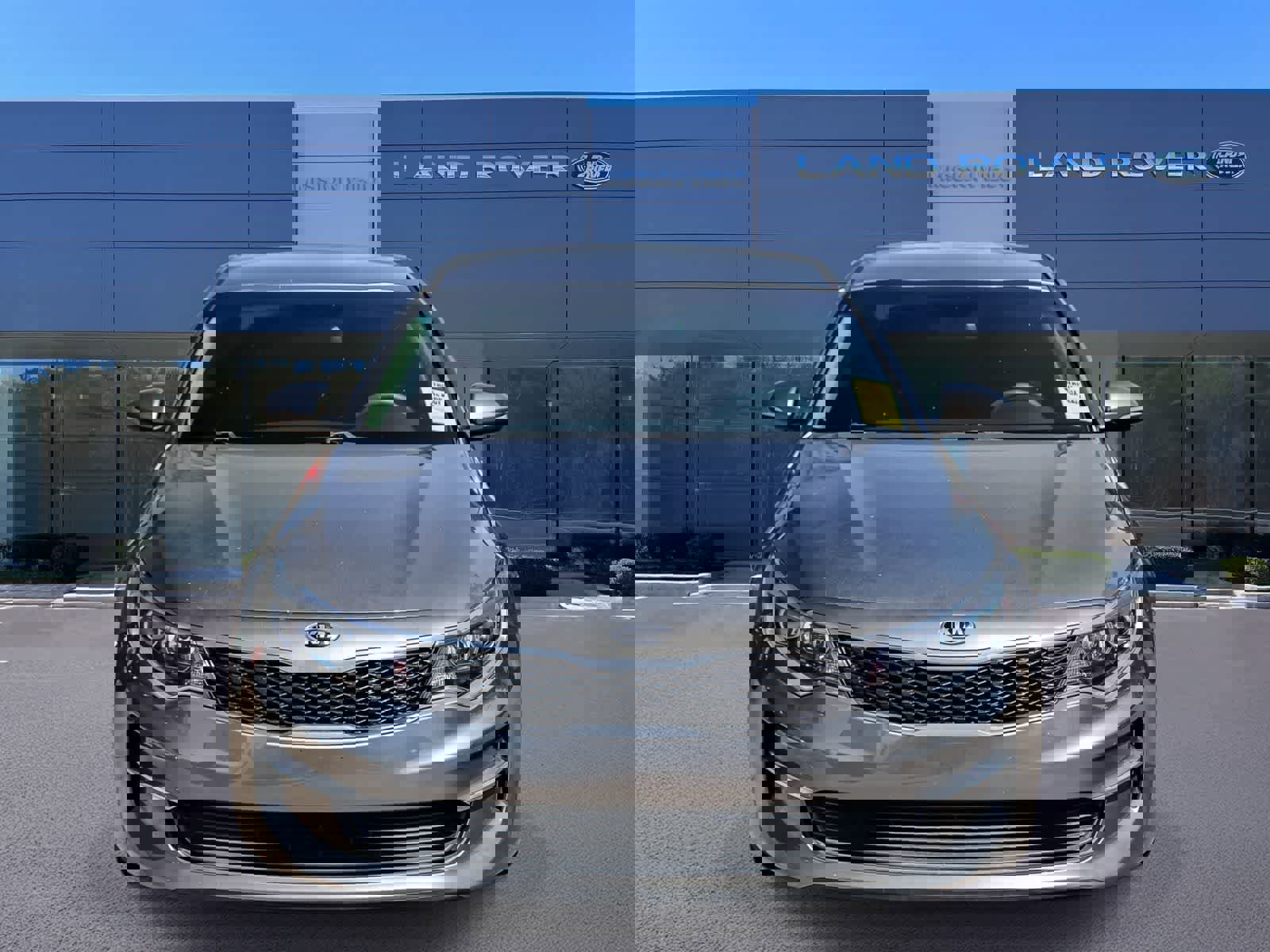 Used 2018 Kia Optima LX w/ 17" Alloy Wheels Package image 2