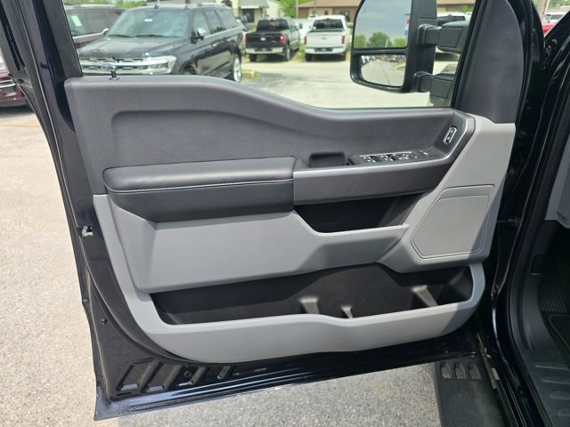 New 2025 Ford F350 XLT w/ Tremor Off-Road Package image 9