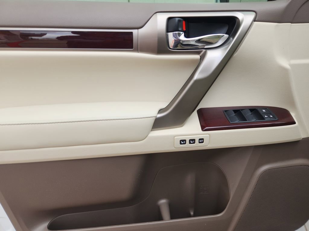 Used 2015 Lexus GX 460 Luxury AWD/4WD image 23