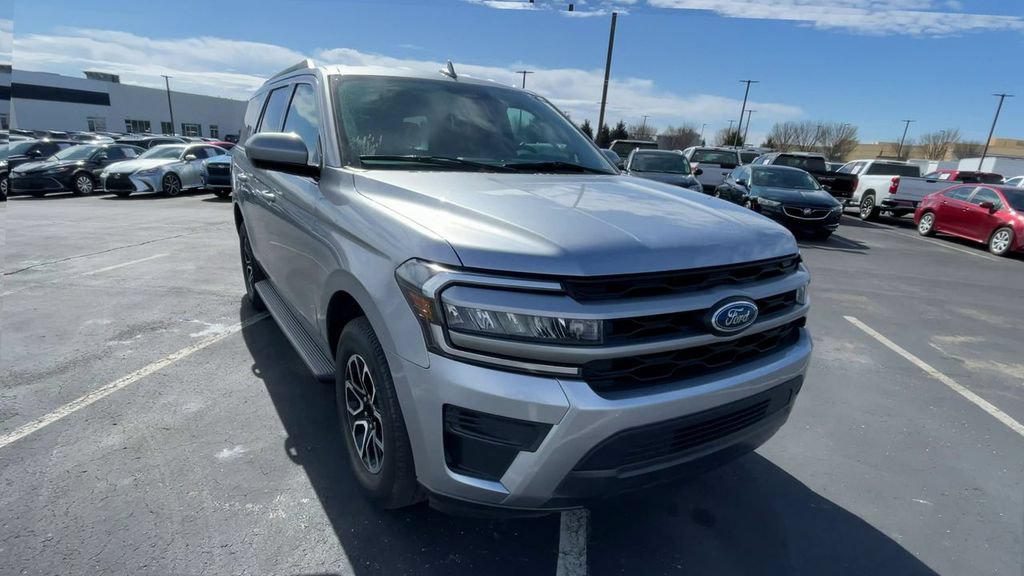 Used 2022 Ford Expedition XLT RWD image 4