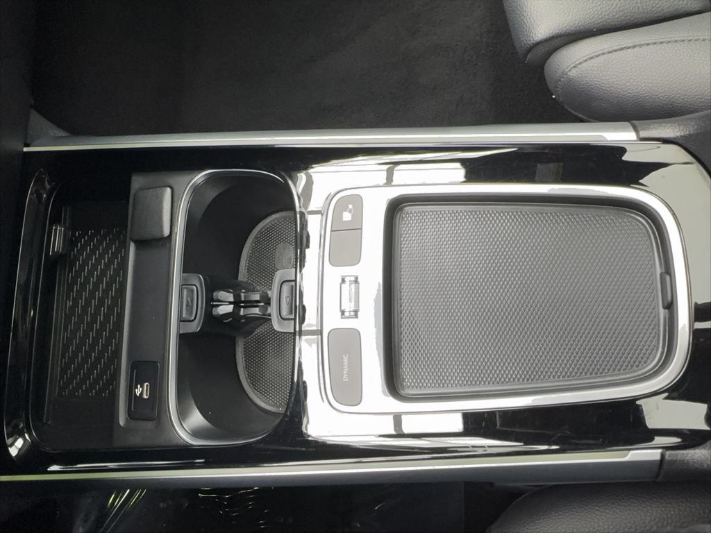 Used 2025 Mercedes-Benz GLB 250 4MATIC image 39