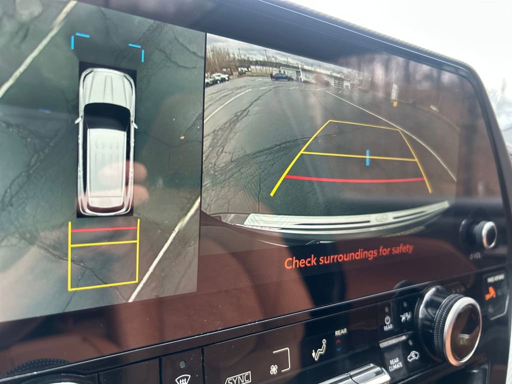 Certified 2025 Toyota Highlander Platinum image 14