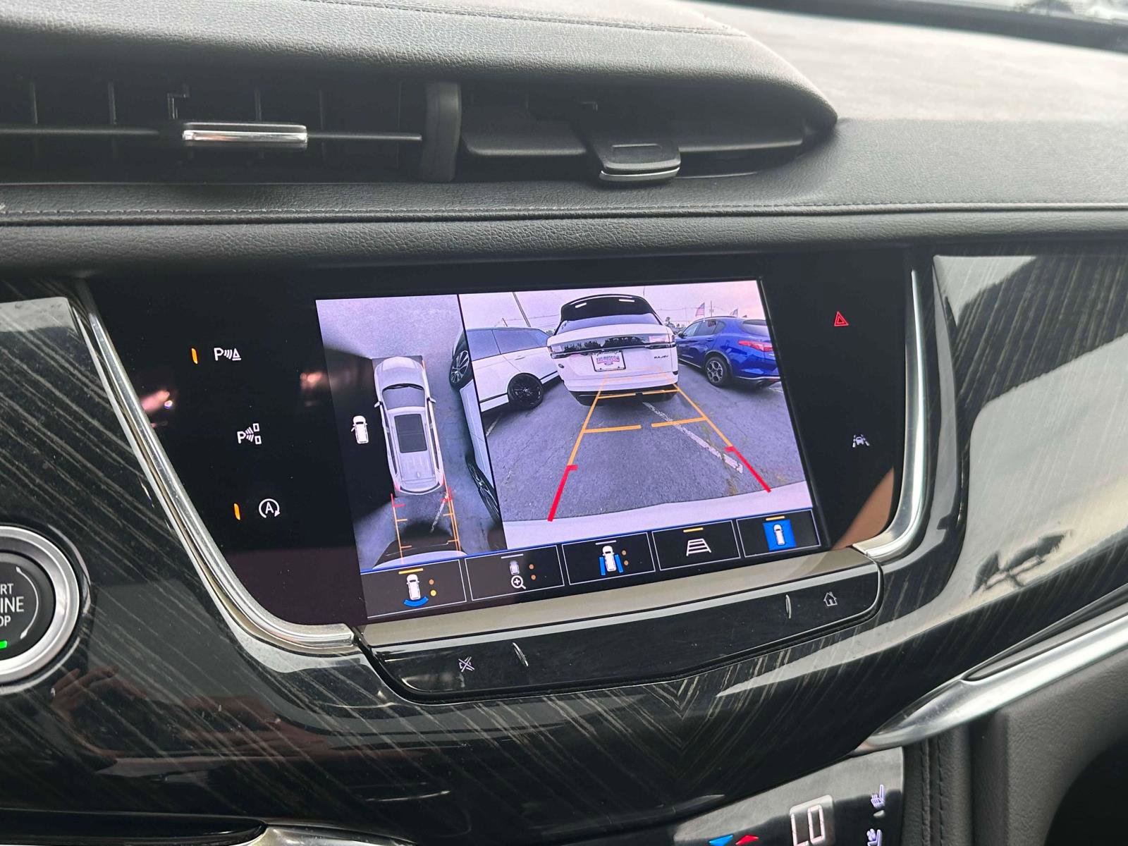 Used 2022 Cadillac XT6 Premium Luxury w/ Technology Package image 28