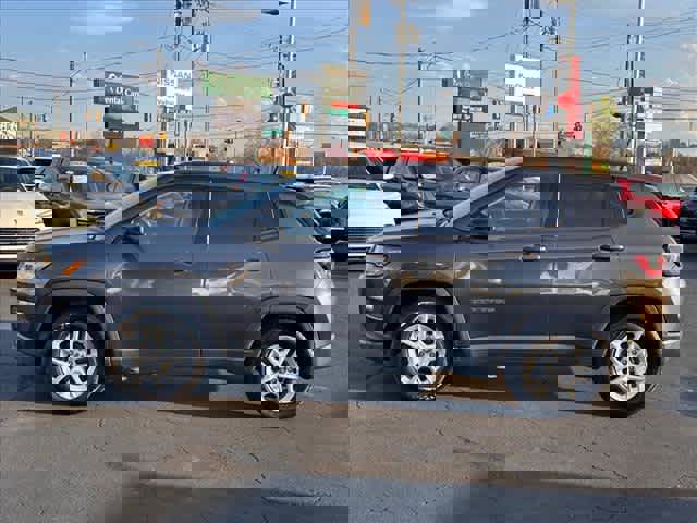 Used 2018 Jeep Compass Sport image 6