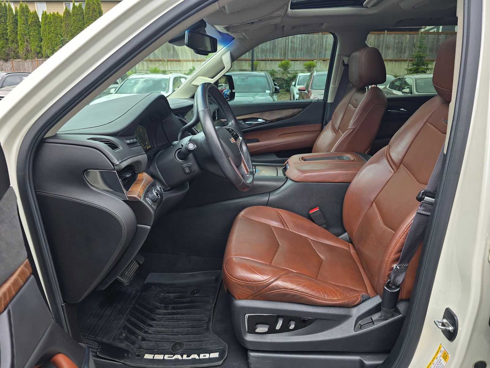 Used 2015 Cadillac Escalade Premium AWD/4WD image 21