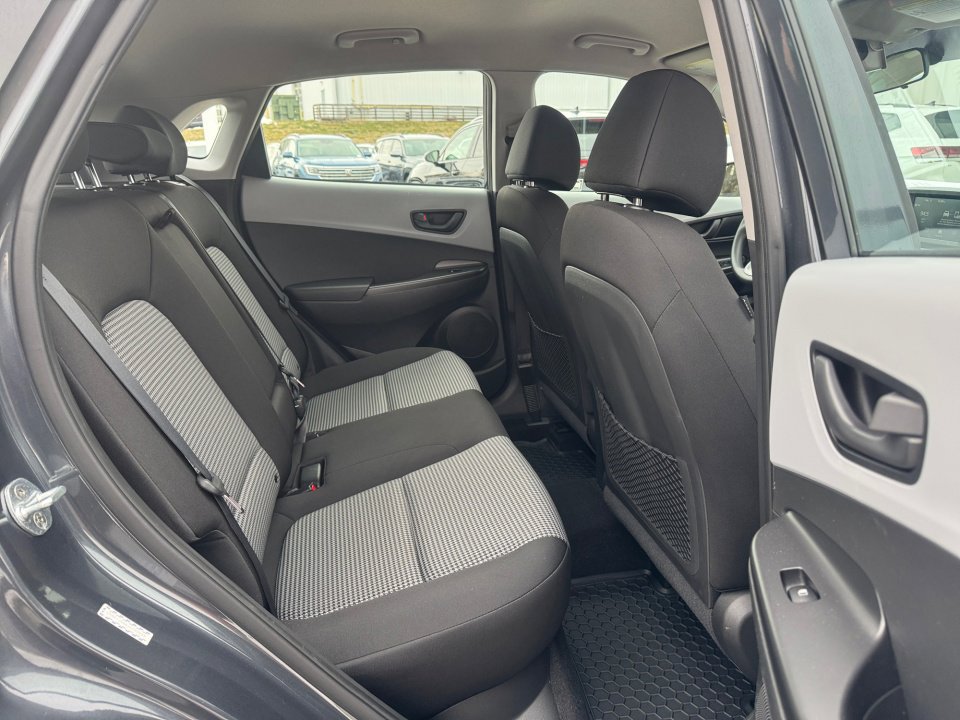 Used 2018 Hyundai Kona SE FWD image 33