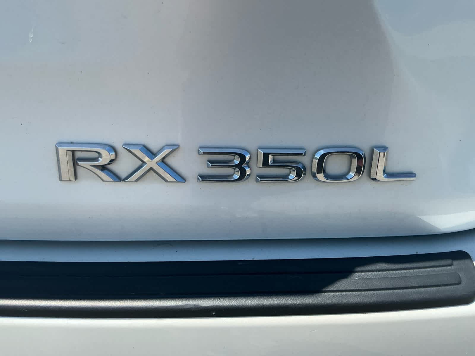 Used 2021 Lexus RX 350L Premium w/ Premium Package AWD/4WD image 18