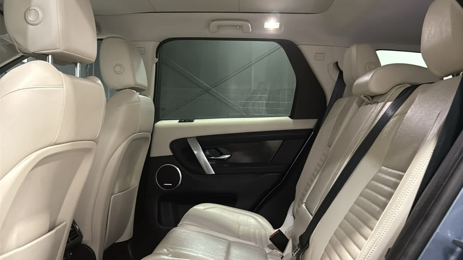 Used 2020 Land Rover Discovery Sport SE AWD/4WD image 19