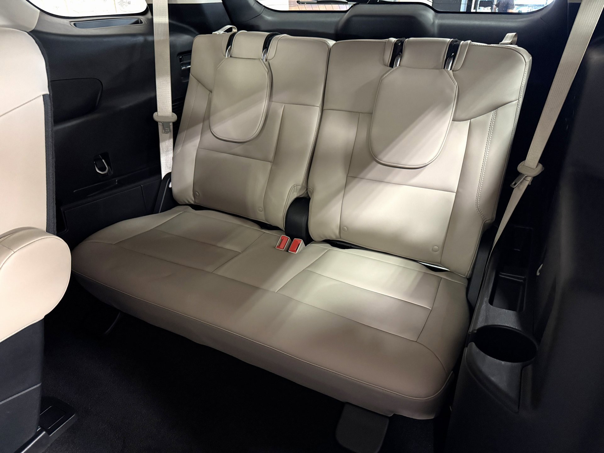 Used 2023 Ford Explorer XLT w/ Equipment Group 202A image 19