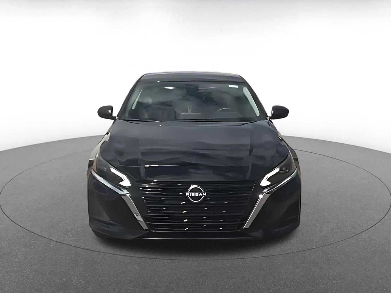 Used 2025 Nissan Altima 2.5 SV image 4