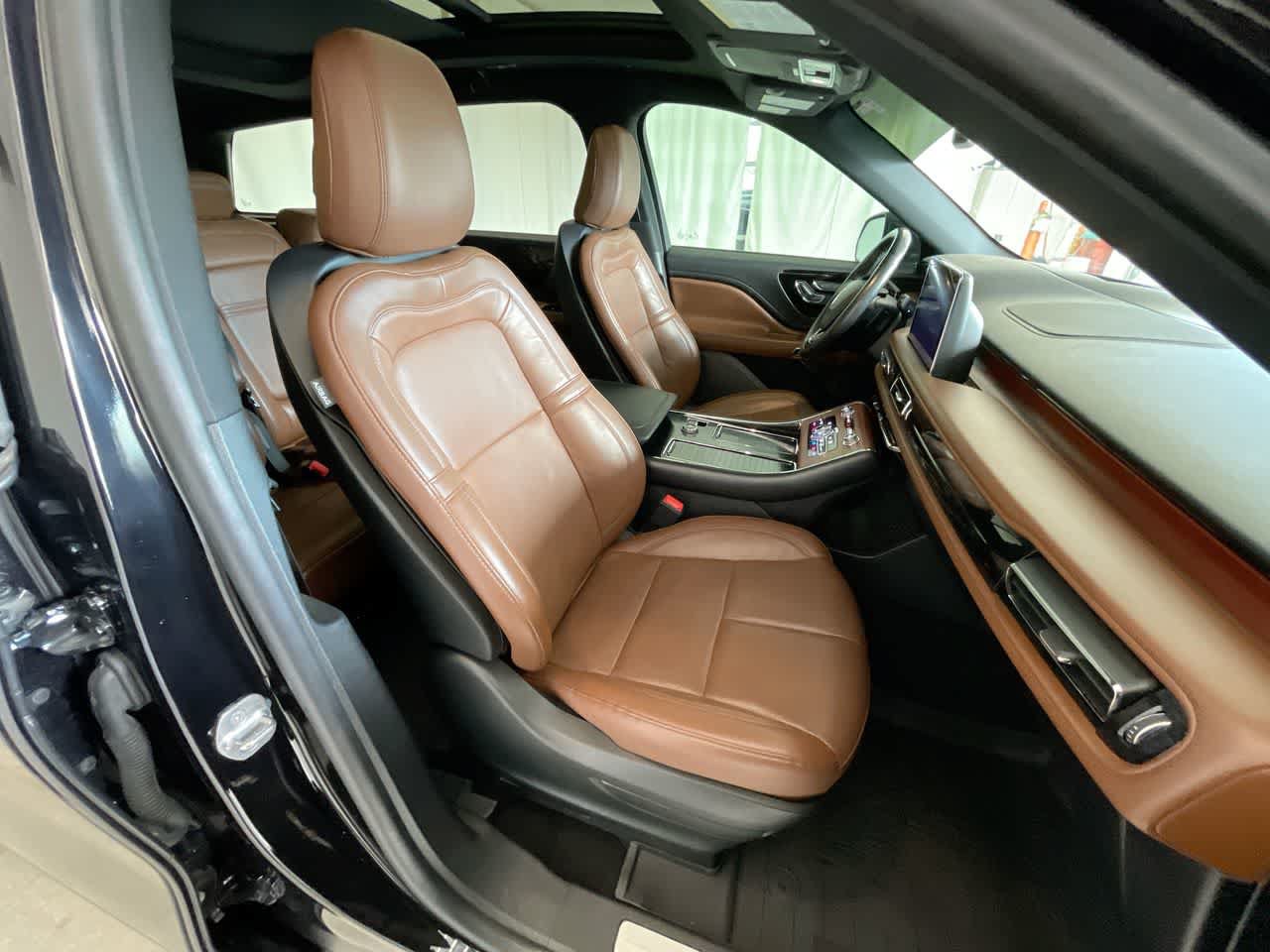 Used 2022 Lincoln Aviator Reserve w/ Equipment Group 201A AWD/4WD image 26