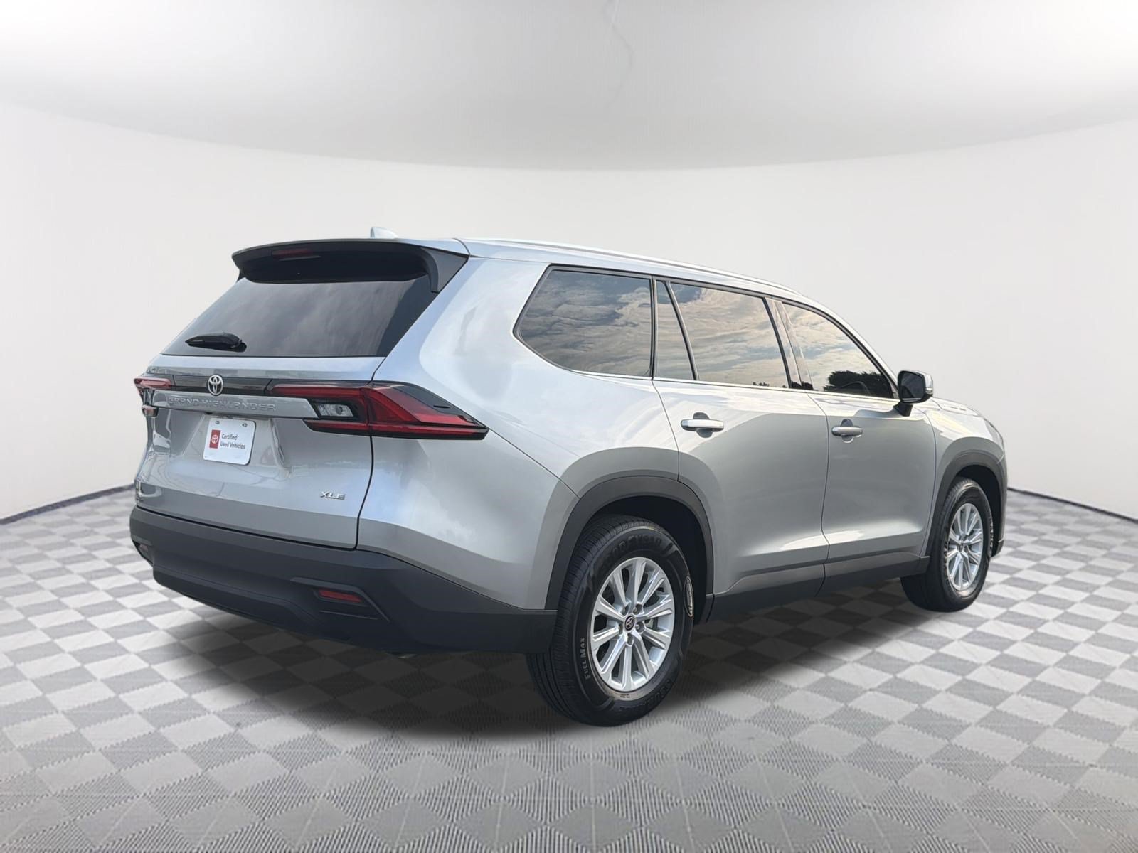 Certified 2025 Toyota Grand Highlander FWD image 16