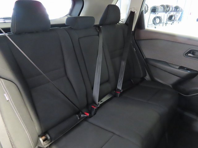 Used 2023 Nissan Rogue S image 28