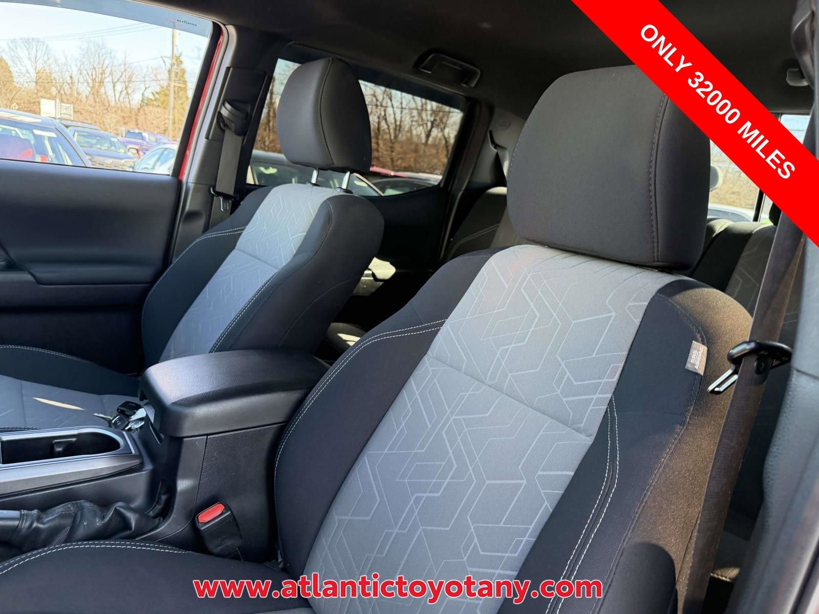 Used 2022 Toyota Tacoma TRD Sport w/ Technology Package image 16