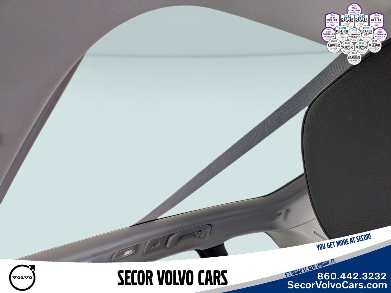 Used 2023 Volvo XC60 B5 Plus AWD/4WD image 12