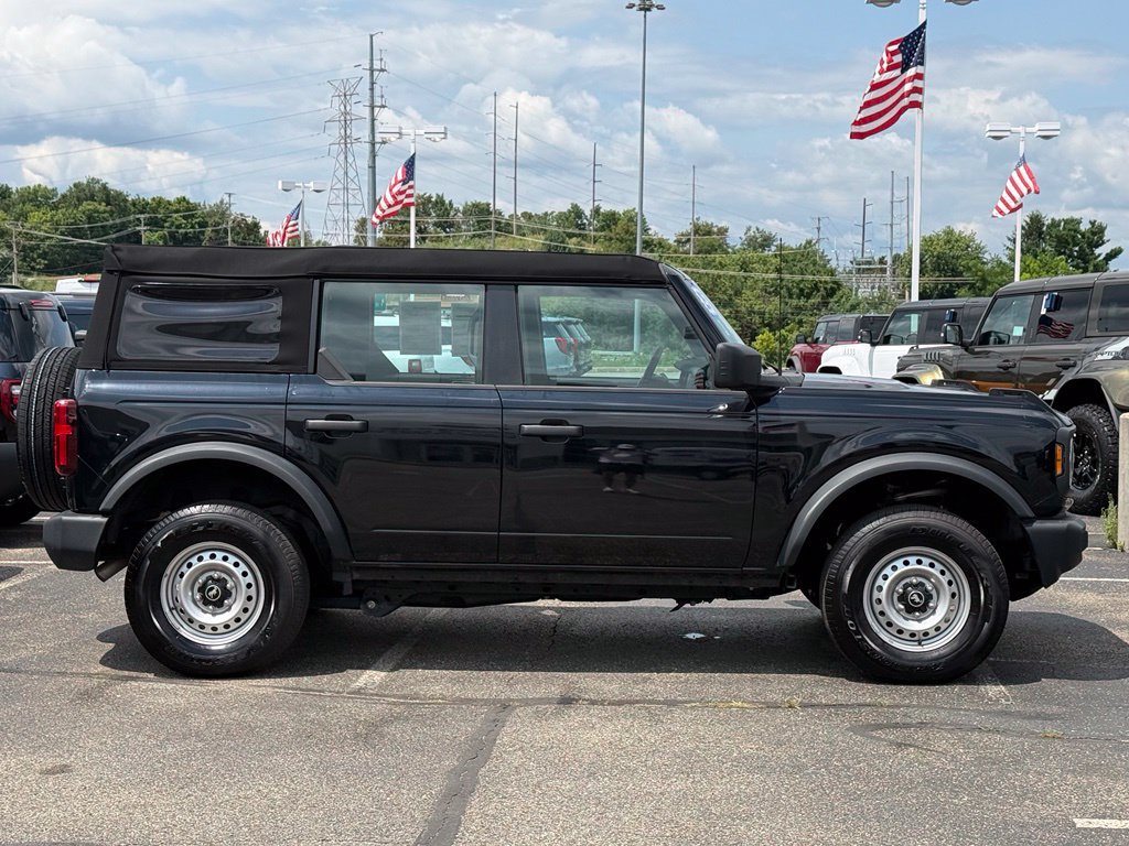 Certified 2025 Ford Bronco 4-Door AWD/4WD image 4