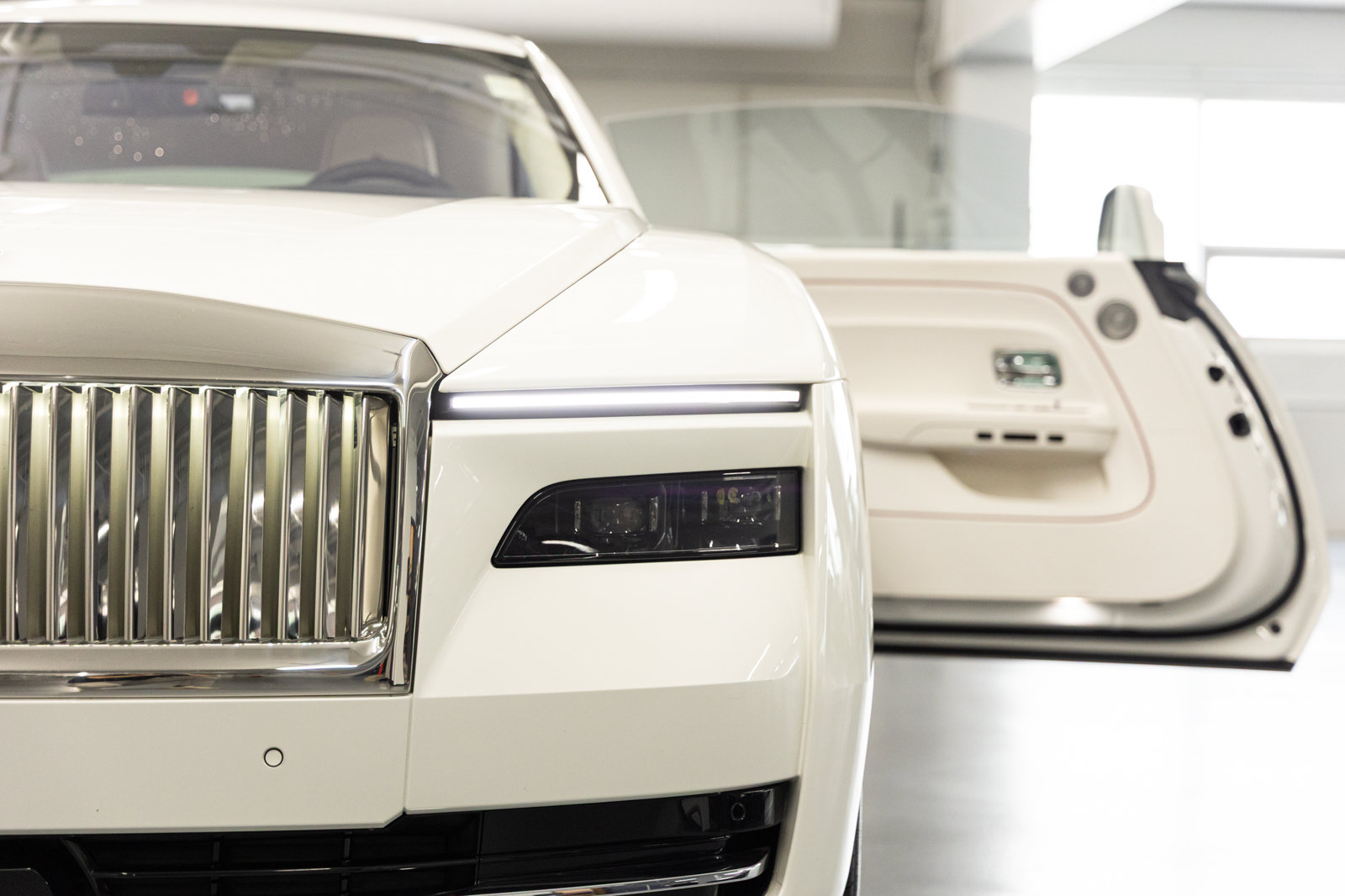 Certified 2024 Rolls-Royce Spectre w/ Spectre Launch Package AWD/4WD image 18