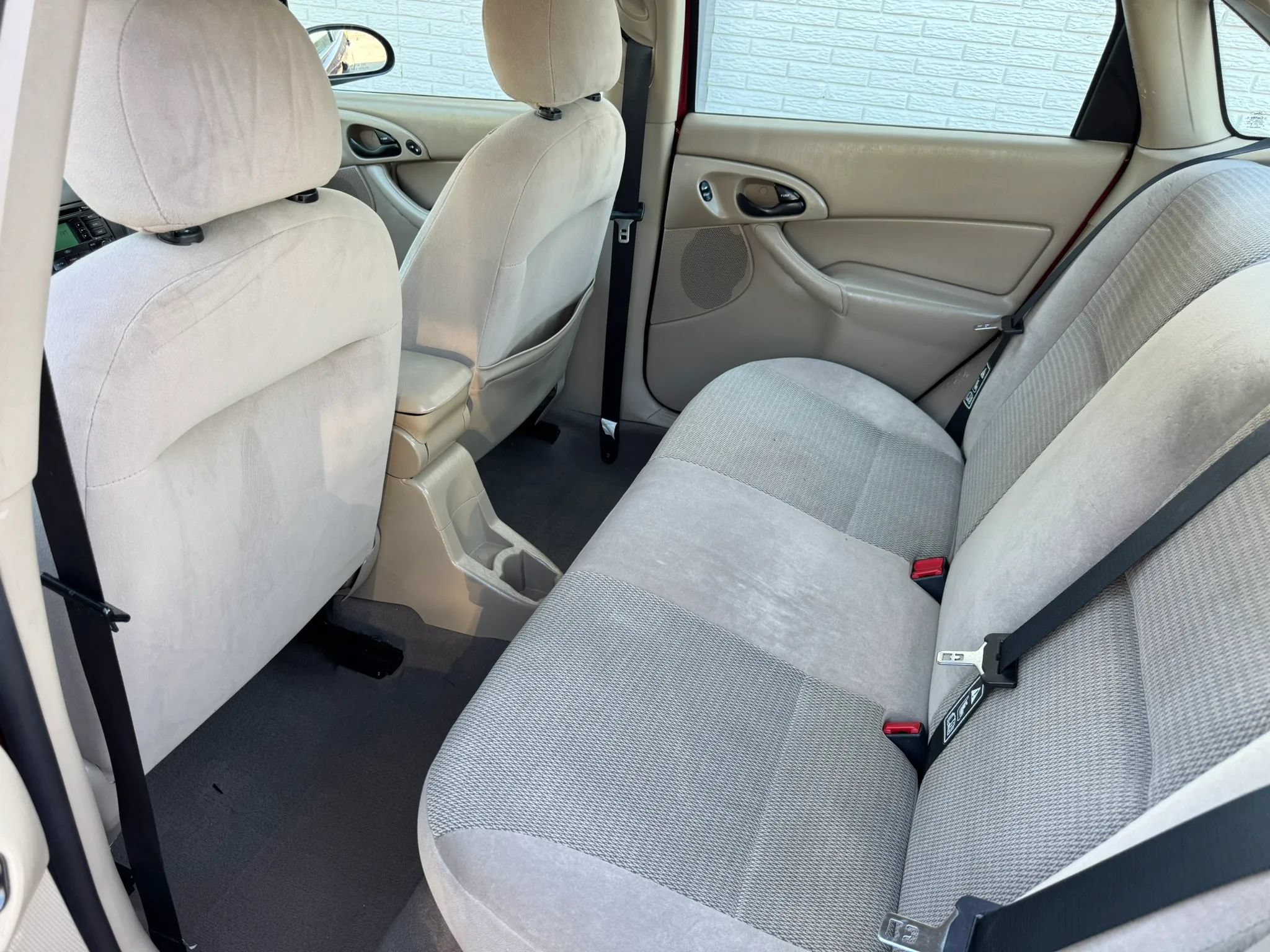 Used 2003 Ford Focus SE FWD image 17