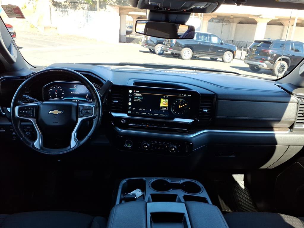 Used 2022 Chevrolet Silverado 1500 LT image 13