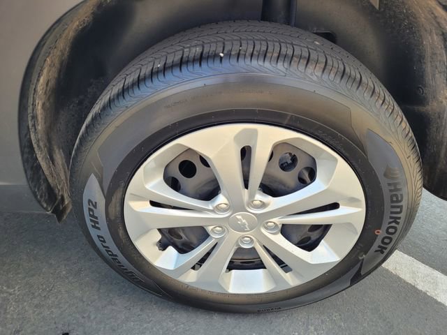 Used 2025 Chevrolet Trax LS image 24