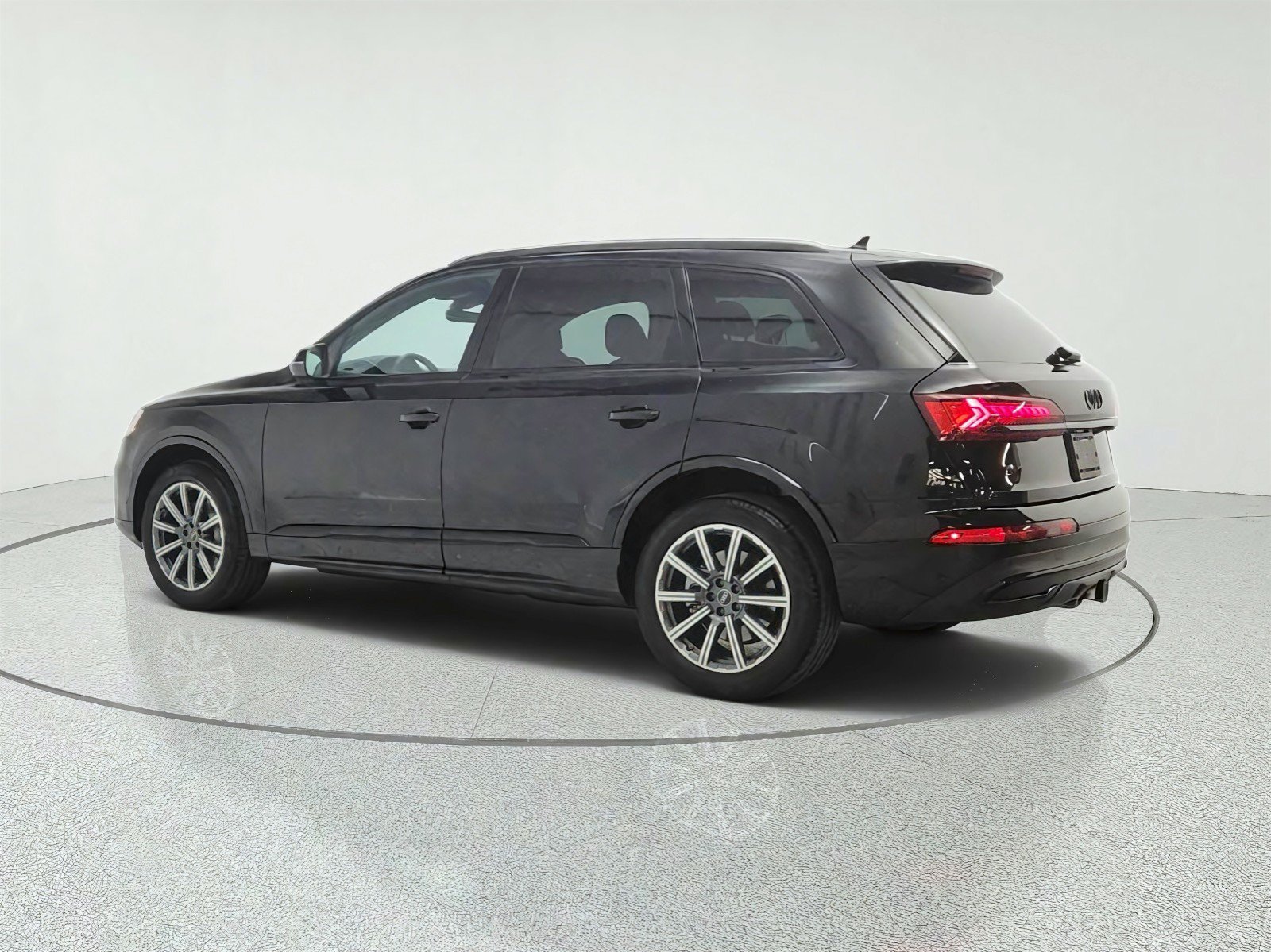 Used 2023 Audi Q7 2.0T Premium Plus w/ Premium Plus Package AWD/4WD image 7
