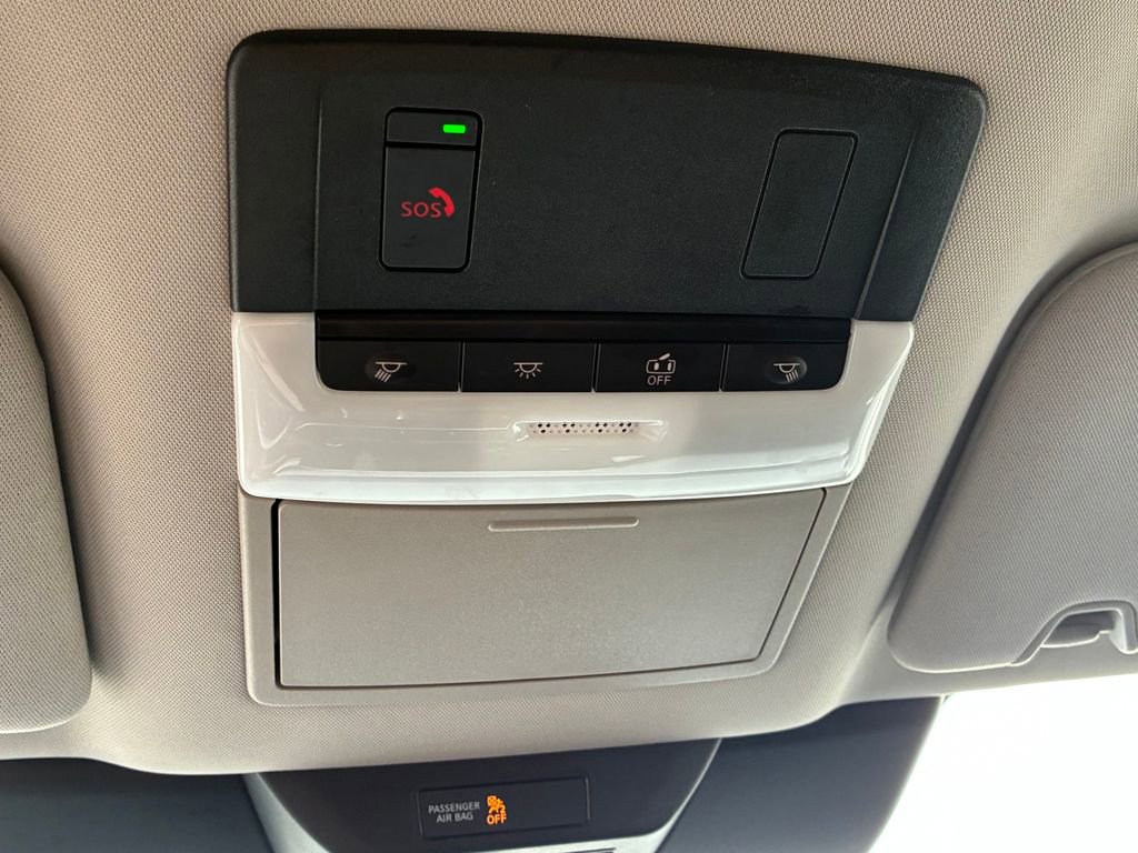 Used 2025 Nissan Pathfinder SV image 26