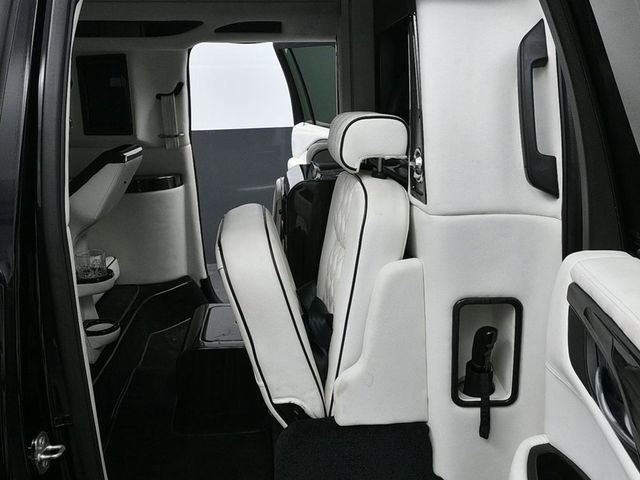 Used 2020 Cadillac Escalade ESV Platinum w/ Escalade Sport Edition image 36