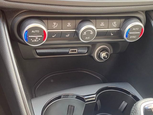 New 2025 Alfa Romeo Giulia AWD image 30