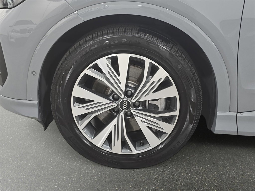 Used 2024 Audi Q4 e-tron Premium Plus image 28