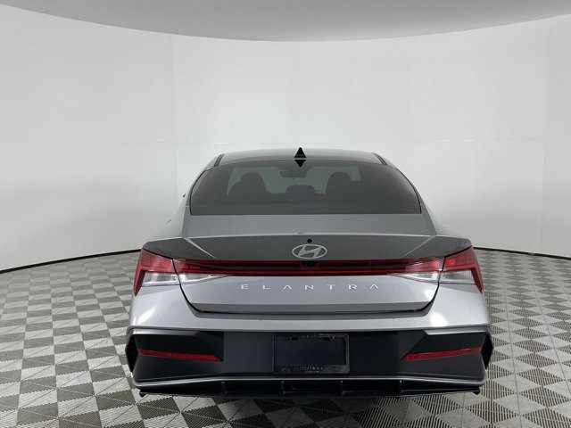 Used 2025 Hyundai Elantra SEL image 6