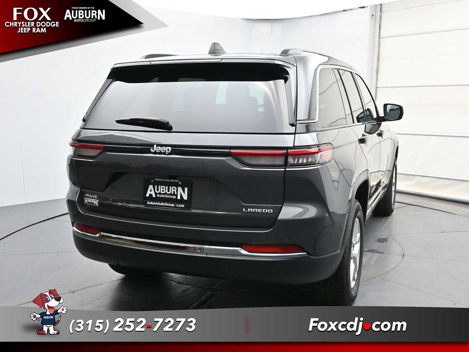 Used 2024 Jeep Grand Cherokee Laredo X w/ Luxury Tech Group I AWD/4WD image 17