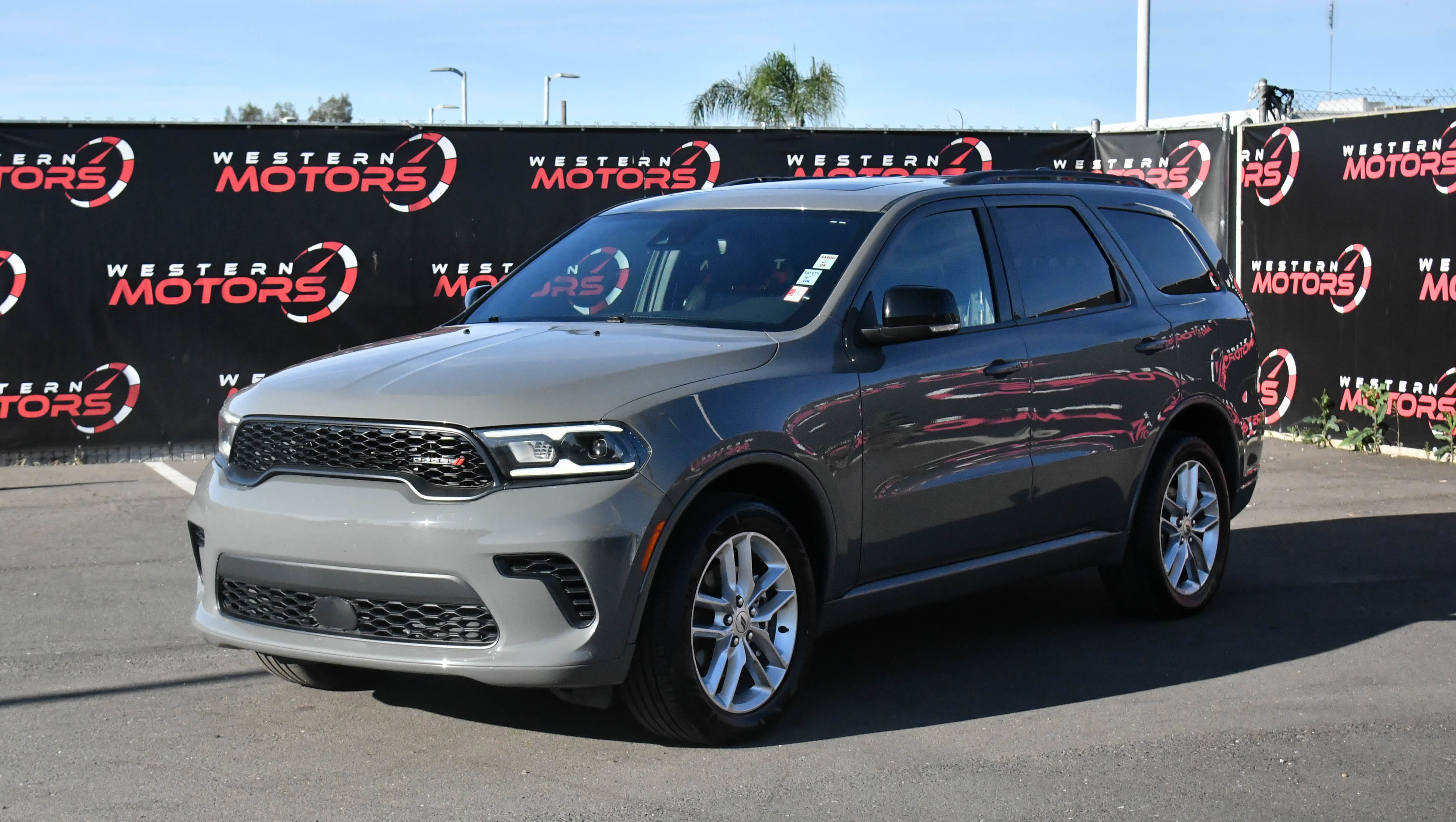 Used 2024 Dodge Durango GT image 3