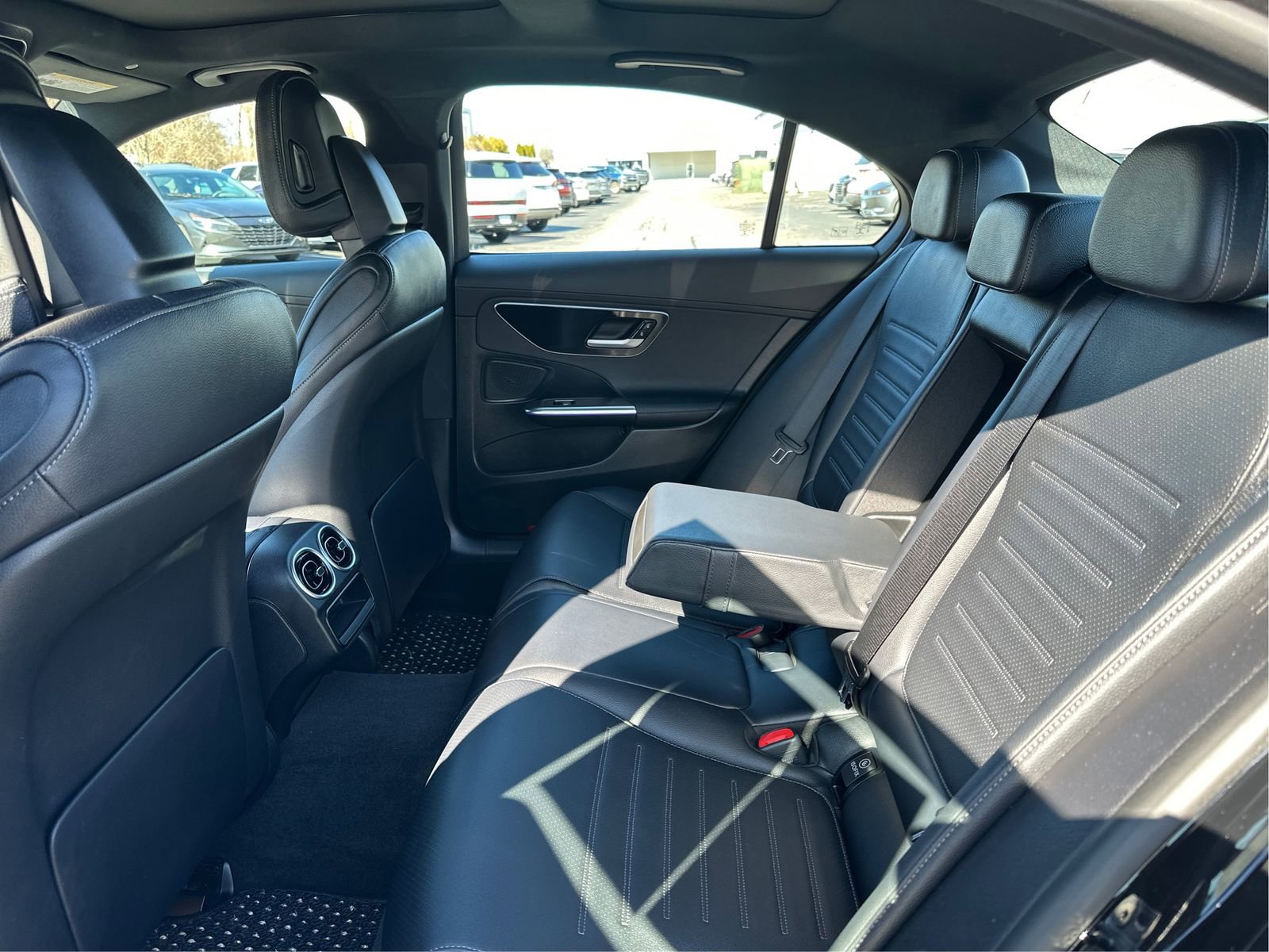 Used 2023 Mercedes-Benz C 300 4MATIC Sedan image 10