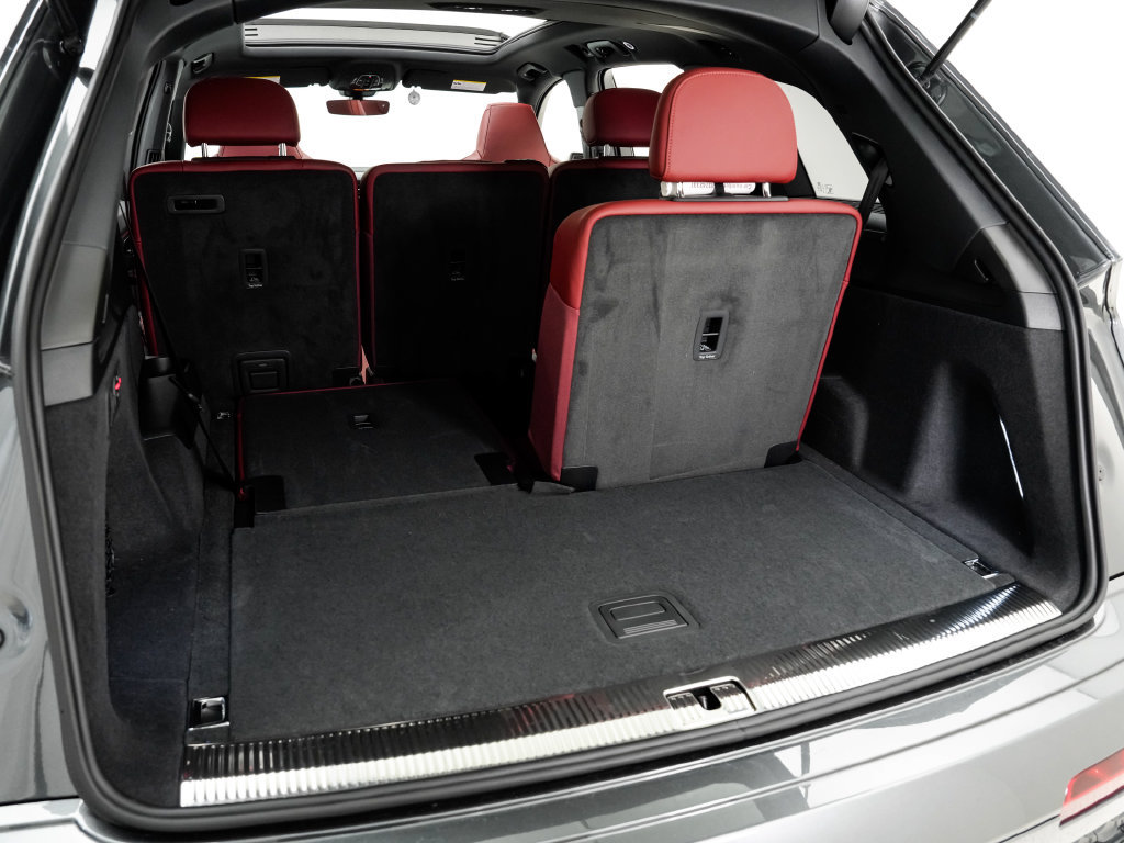 New 2026 Audi SQ7 Prestige AWD/4WD image 32