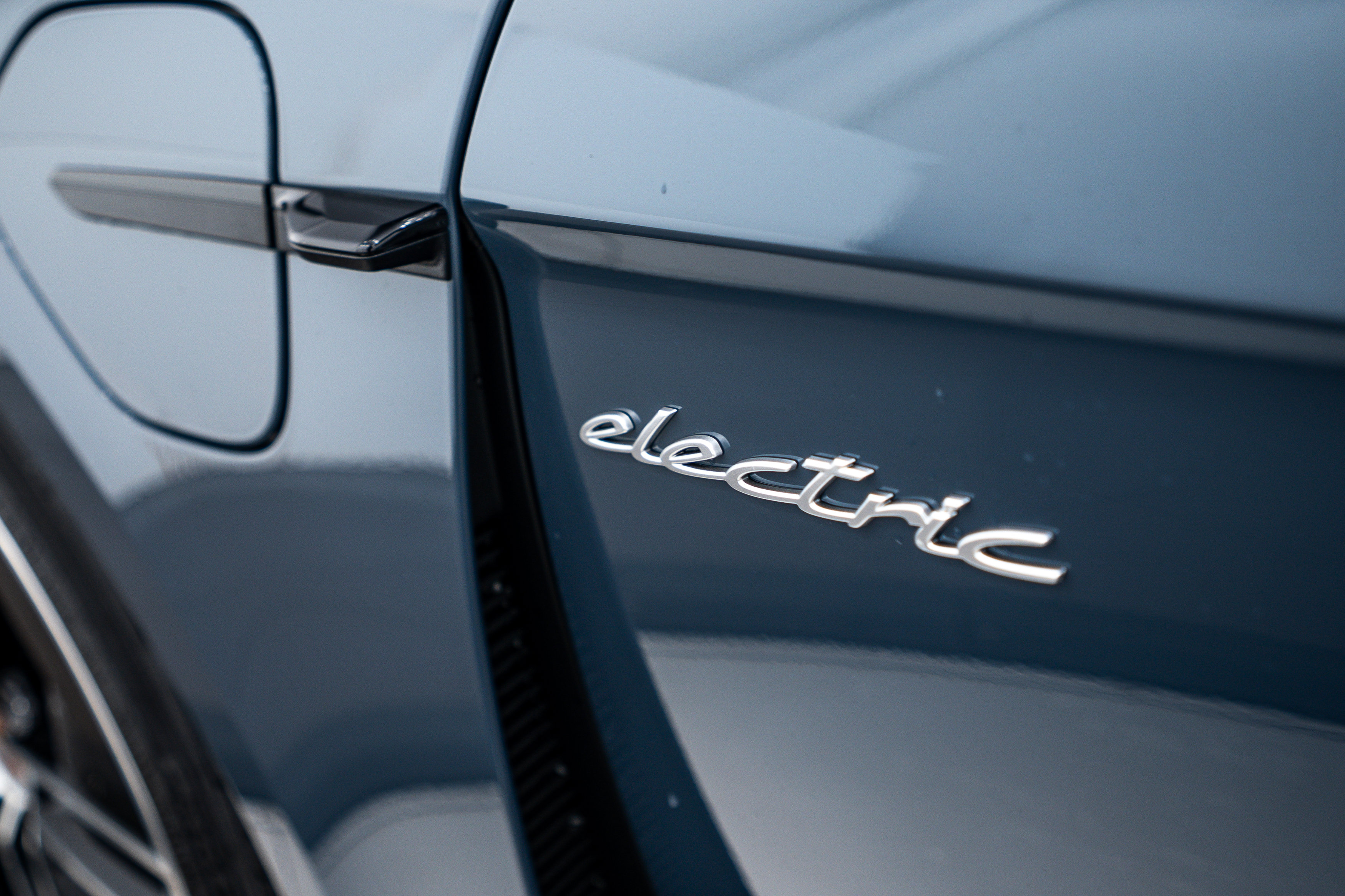 New 2026 Porsche Taycan image 23