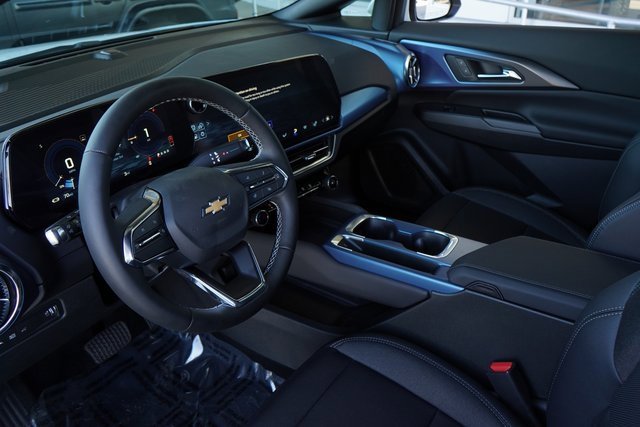 New 2025 Chevrolet Equinox EV LT image 24