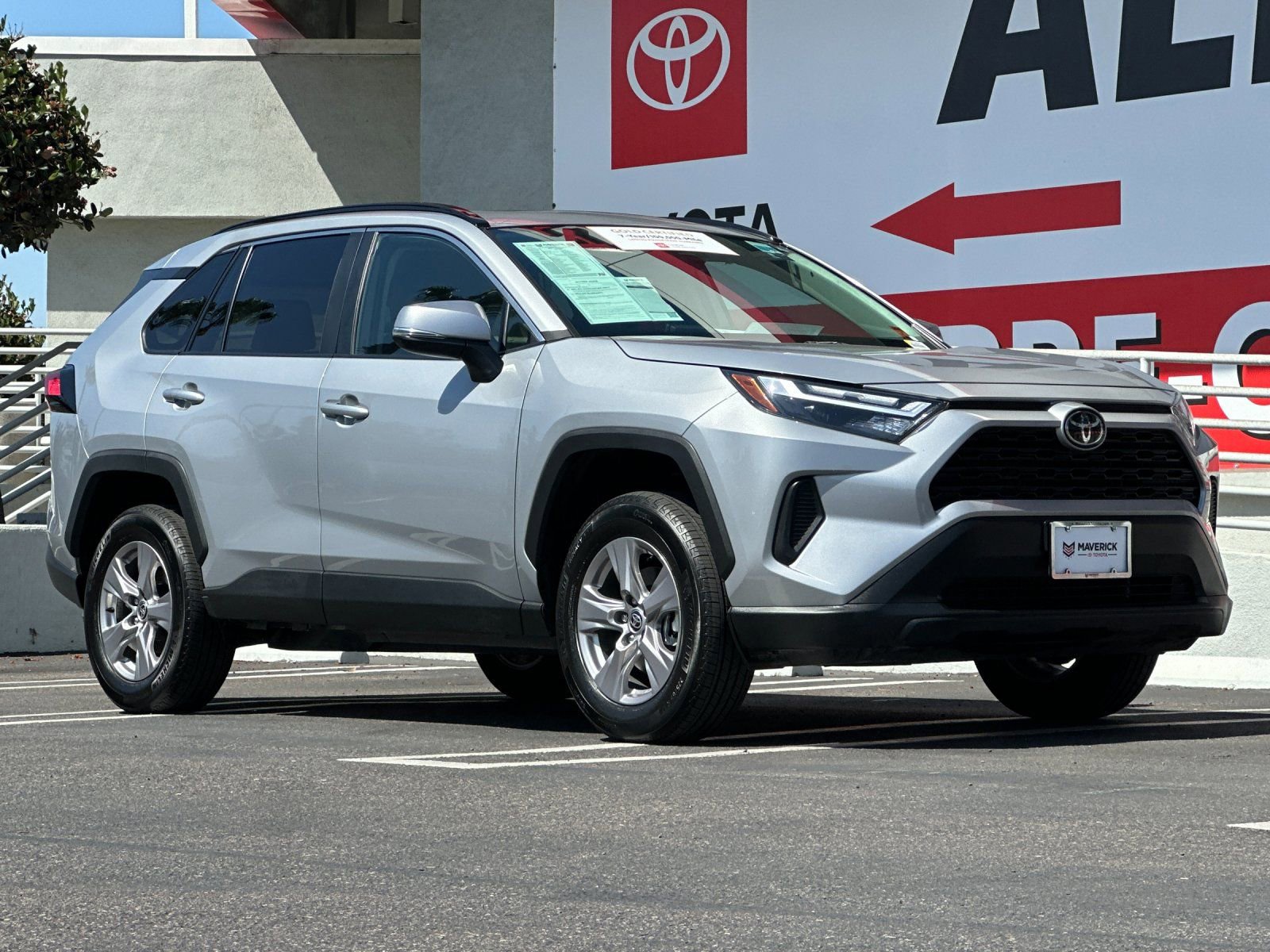 Used 2025 Toyota RAV4 XLE w/ Convenience Package AWD/4WD image 8
