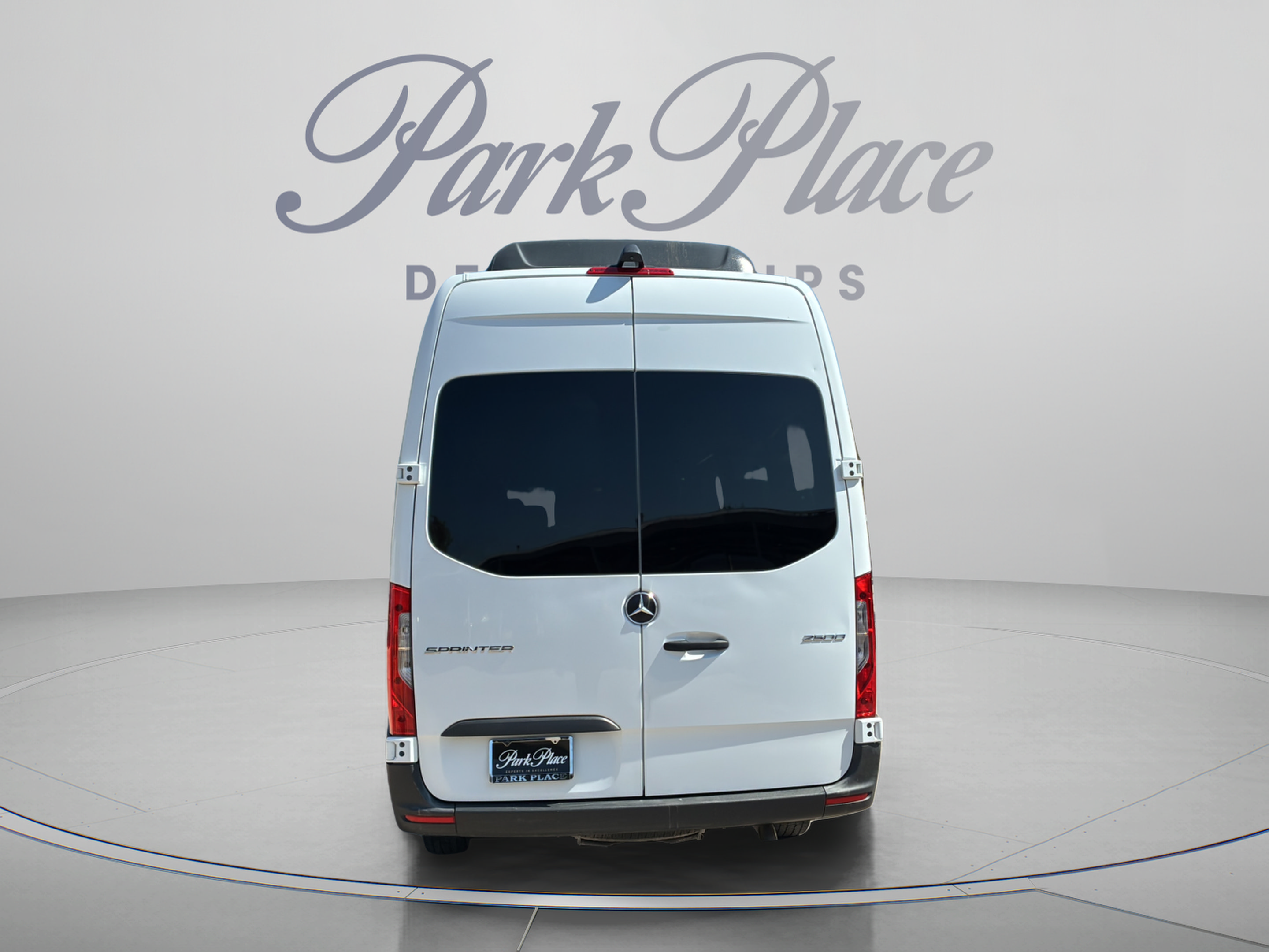 Used 2025 Mercedes-Benz Sprinter 2500 image 4