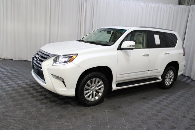 Used 2014 Lexus GX 460 image 3